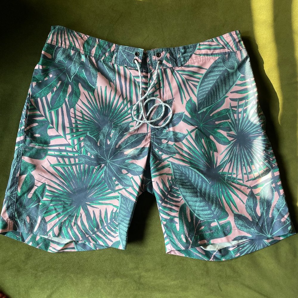 NWT Men's Swim Shorts XL | Trunks | Pink Palm | St John's Bay